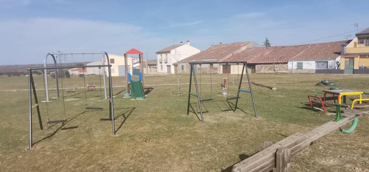 Casa Rural La Casa De Los Pollos Turrubuelo Ngoại thất bức ảnh